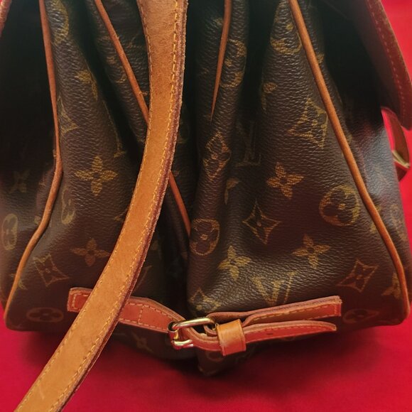 Louis Vuitton Monogram Saumur 30 *Excellent Condition* - Picture 7 of 12